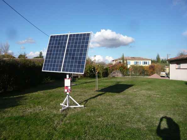 Système d'orientation automatique des capteurs solaires 1, 2-moteurs de